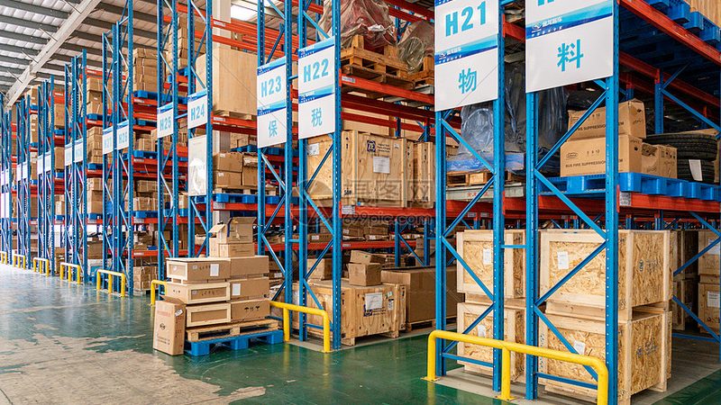 出口用纸托盘与塑料托盘：性能对比与选择考量